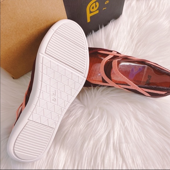 Teva Hydro-Life Cross-Strap Slip-On Flat - Picture 5 of 6